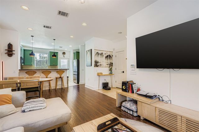 1601 Miriam Ave 302, Austin, TX 78702