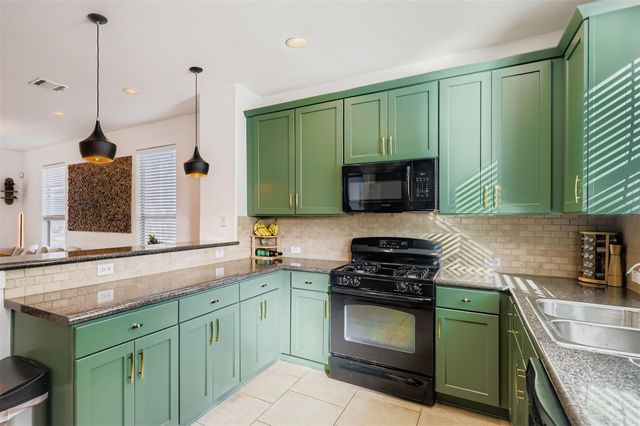 1601 Miriam Ave 302, Austin, TX 78702