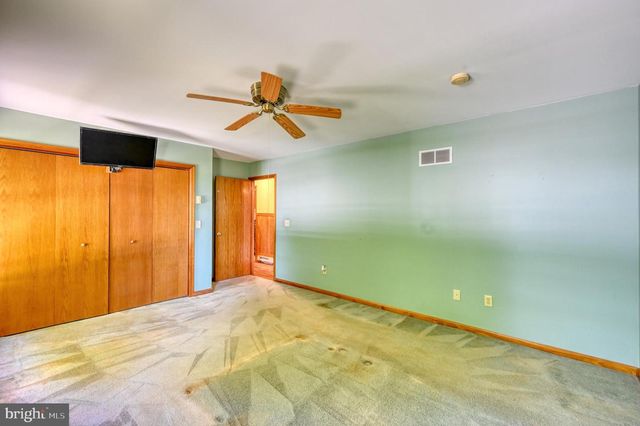 26 E BETHANY RD, Newmanstown, PA 17073