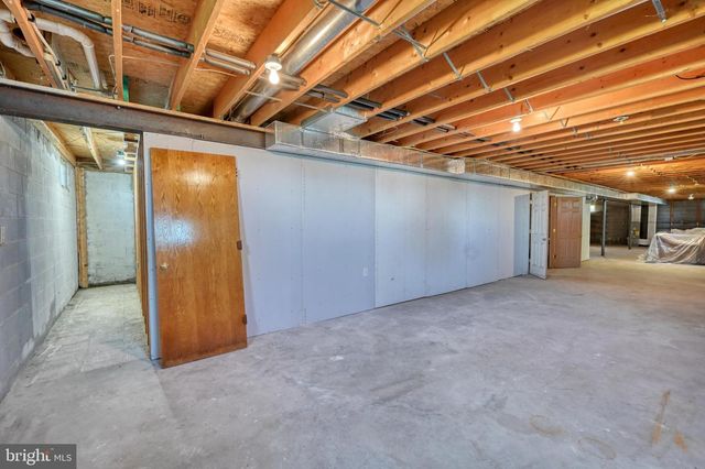 26 E BETHANY RD, Newmanstown, PA 17073