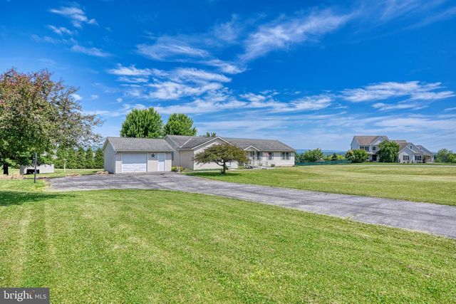 26 E BETHANY RD, Newmanstown, PA 17073