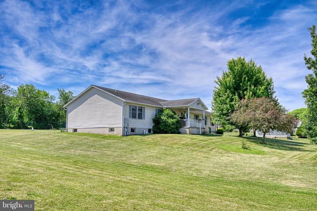 26 E BETHANY RD, Newmanstown, PA 17073