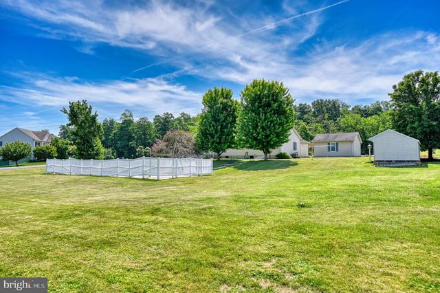 26 E BETHANY RD, Newmanstown, PA 17073