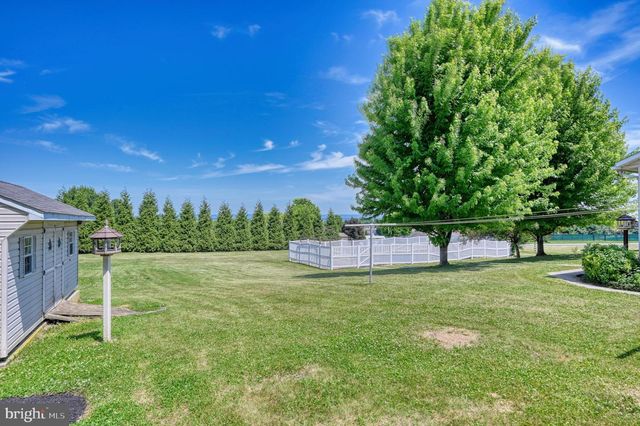 26 E BETHANY RD, Newmanstown, PA 17073