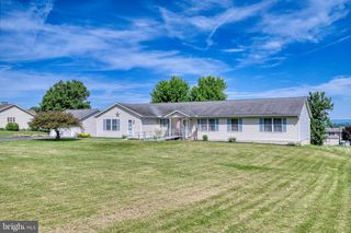 26 E BETHANY RD, Newmanstown, PA 17073