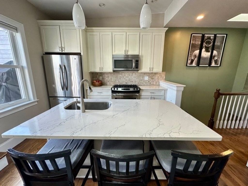 180 W 7th St 3, Boston, MA 02127