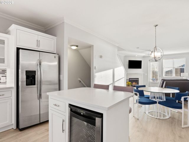 758 Se FAIRWINDS Loop, Vancouver, WA 98661