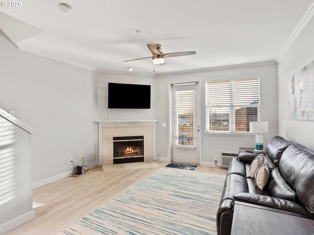 758 Se FAIRWINDS Loop, Vancouver, WA 98661