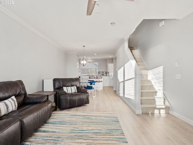 758 Se FAIRWINDS Loop, Vancouver, WA 98661