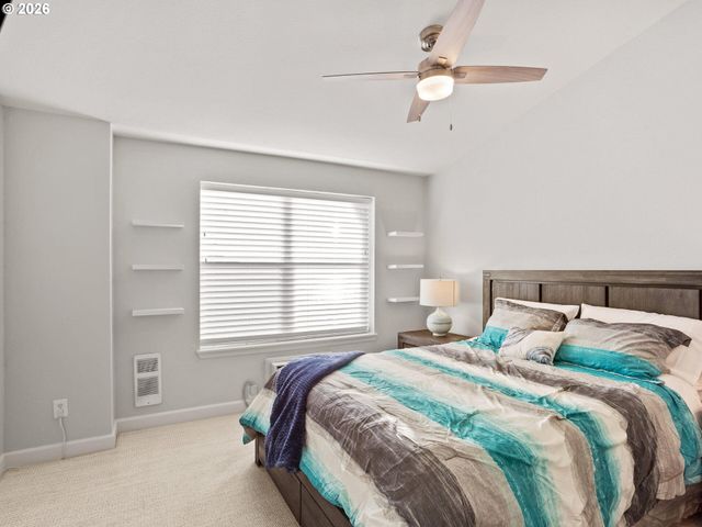 758 Se FAIRWINDS Loop, Vancouver, WA 98661