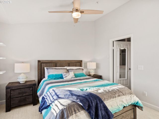 758 Se FAIRWINDS Loop, Vancouver, WA 98661