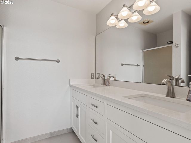 758 Se FAIRWINDS Loop, Vancouver, WA 98661