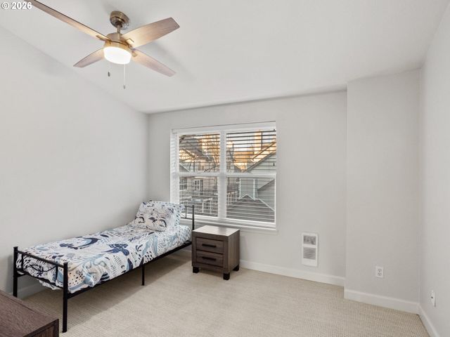 758 Se FAIRWINDS Loop, Vancouver, WA 98661