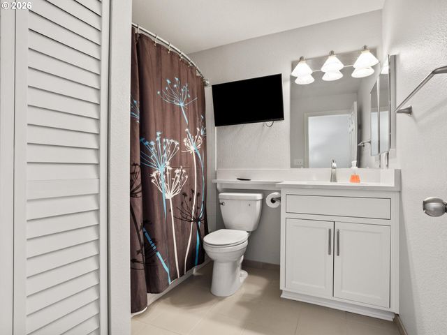 758 Se FAIRWINDS Loop, Vancouver, WA 98661