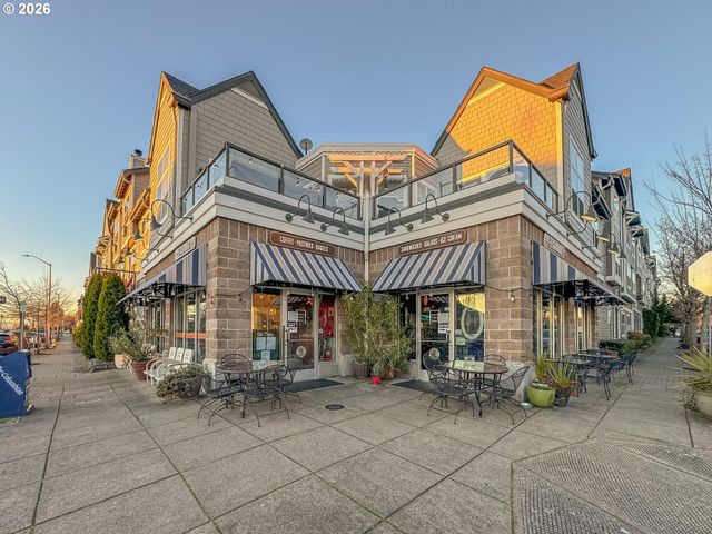 758 Se FAIRWINDS Loop, Vancouver, WA 98661