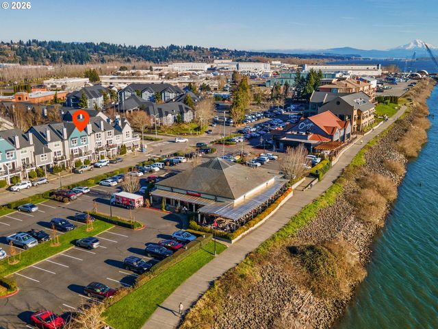 758 Se FAIRWINDS Loop, Vancouver, WA 98661