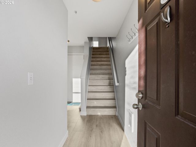 758 Se FAIRWINDS Loop, Vancouver, WA 98661