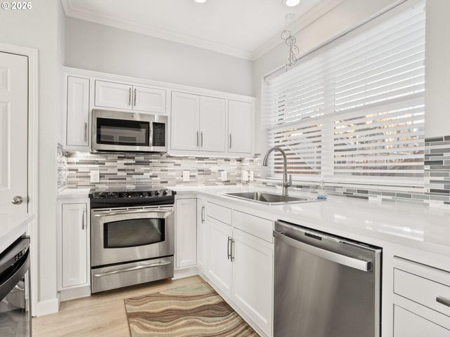 758 Se FAIRWINDS Loop, Vancouver, WA 98661