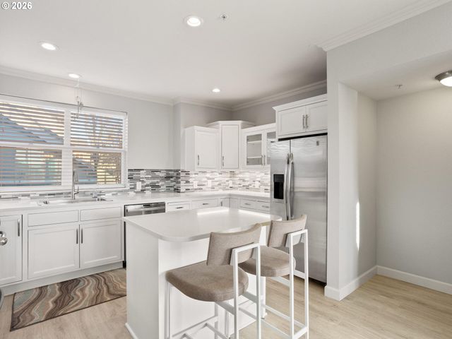 758 Se FAIRWINDS Loop, Vancouver, WA 98661