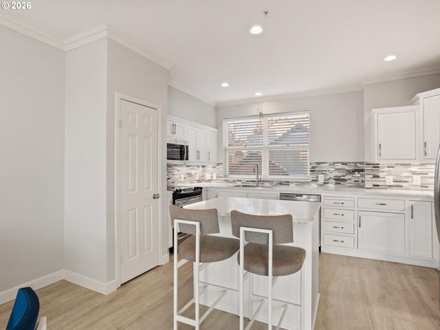 758 Se FAIRWINDS Loop, Vancouver, WA 98661