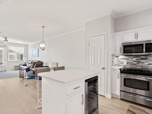 758 Se FAIRWINDS Loop, Vancouver, WA 98661