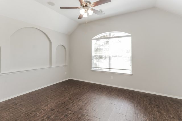 631 Magnolia Lane, Glenn Heights, TX 75154