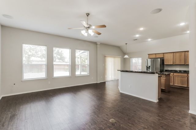 631 Magnolia Lane, Glenn Heights, TX 75154