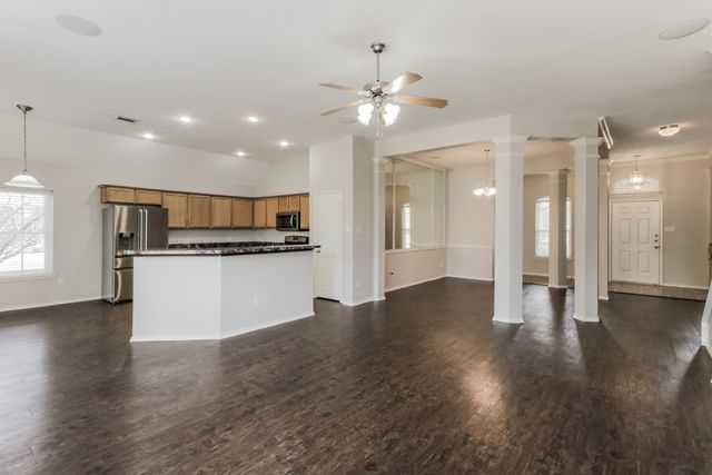 631 Magnolia Lane, Glenn Heights, TX 75154