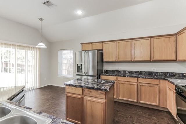 631 Magnolia Lane, Glenn Heights, TX 75154