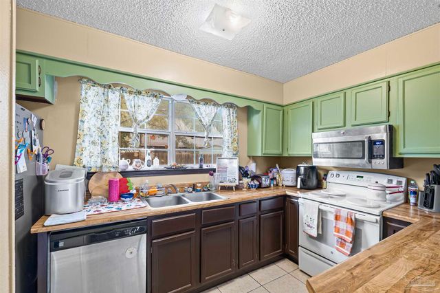 3010 Cedarwood Village Ln, Pensacola, FL 32514