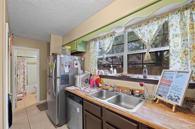 3010 Cedarwood Village Ln, Pensacola, FL 32514