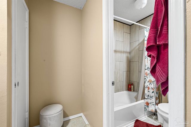 3010 Cedarwood Village Ln, Pensacola, FL 32514