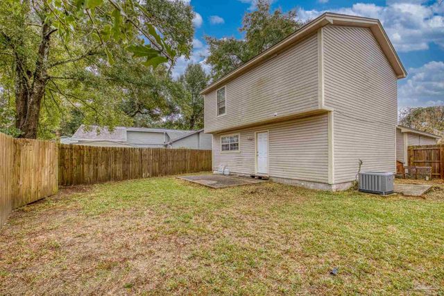 3010 Cedarwood Village Ln, Pensacola, FL 32514