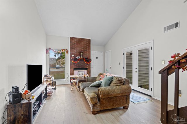 3010 Cedarwood Village Ln, Pensacola, FL 32514