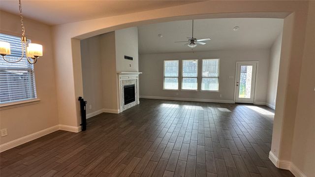406 Parkford Drive, Fate, TX 75087