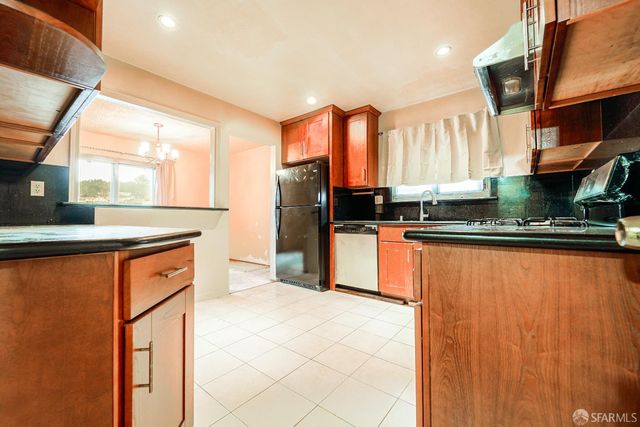 100 Wembley Drive, Daly City, CA 94015