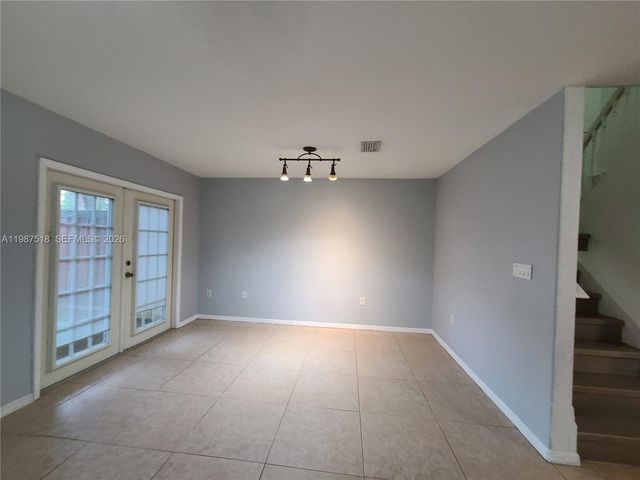 3071 Riverside Dr 11, Coral Springs, FL 33065