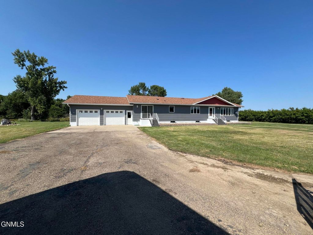 319 36th Avenue NE, Bowdon, ND 58418 photo 1