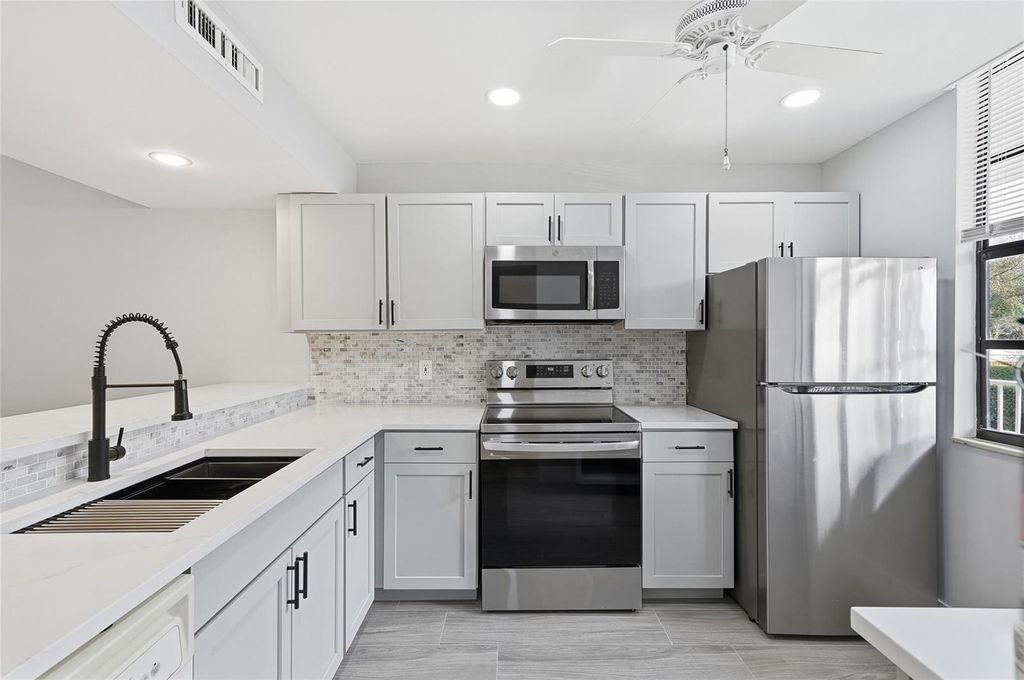 1717 Whitehall Drive 205, Davie, FL 33324