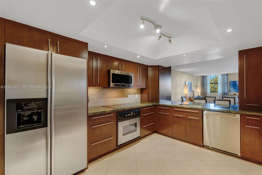 2900 NE 14th St Cswy 402, Pompano Beach, FL 33062