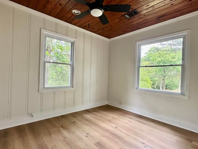 147 WESTWOOD CIR, Selmer, TN 38375