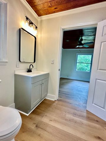 147 WESTWOOD CIR, Selmer, TN 38375