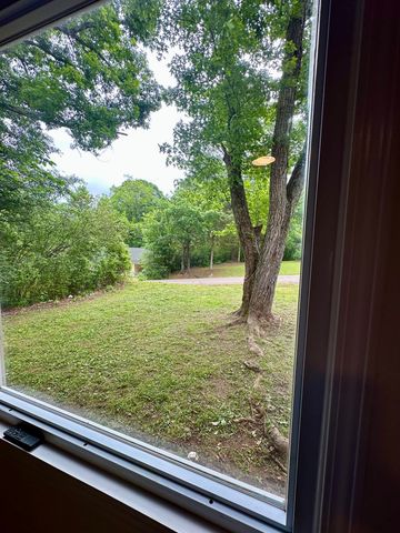 147 WESTWOOD CIR, Selmer, TN 38375
