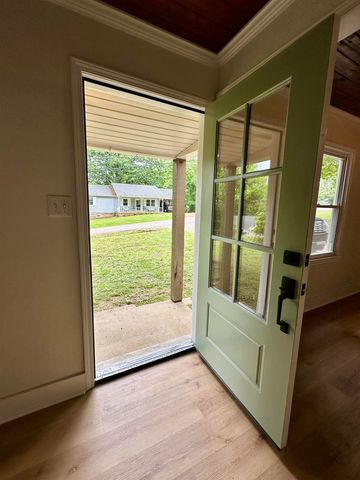 147 WESTWOOD CIR, Selmer, TN 38375