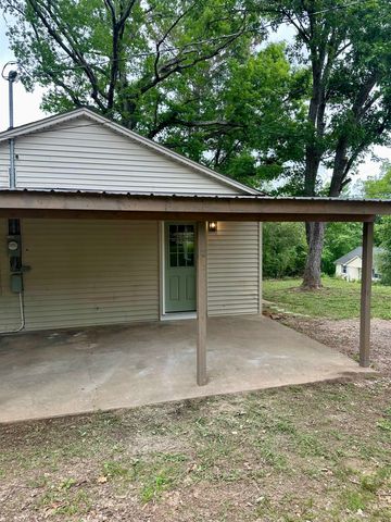 147 WESTWOOD CIR, Selmer, TN 38375