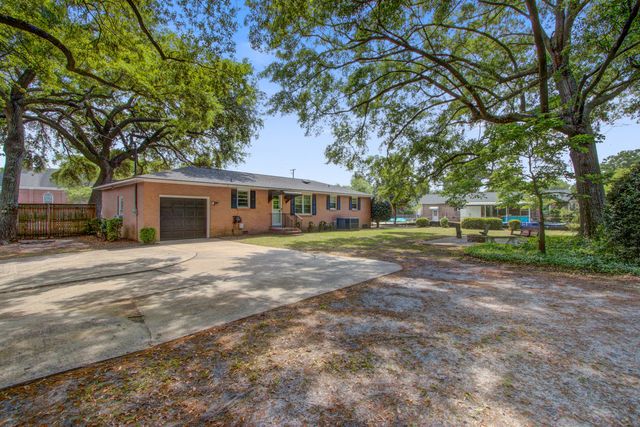 1502 Woodcrest Avenue, Charleston, SC 29407