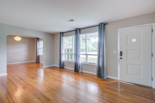 1502 Woodcrest Avenue, Charleston, SC 29407