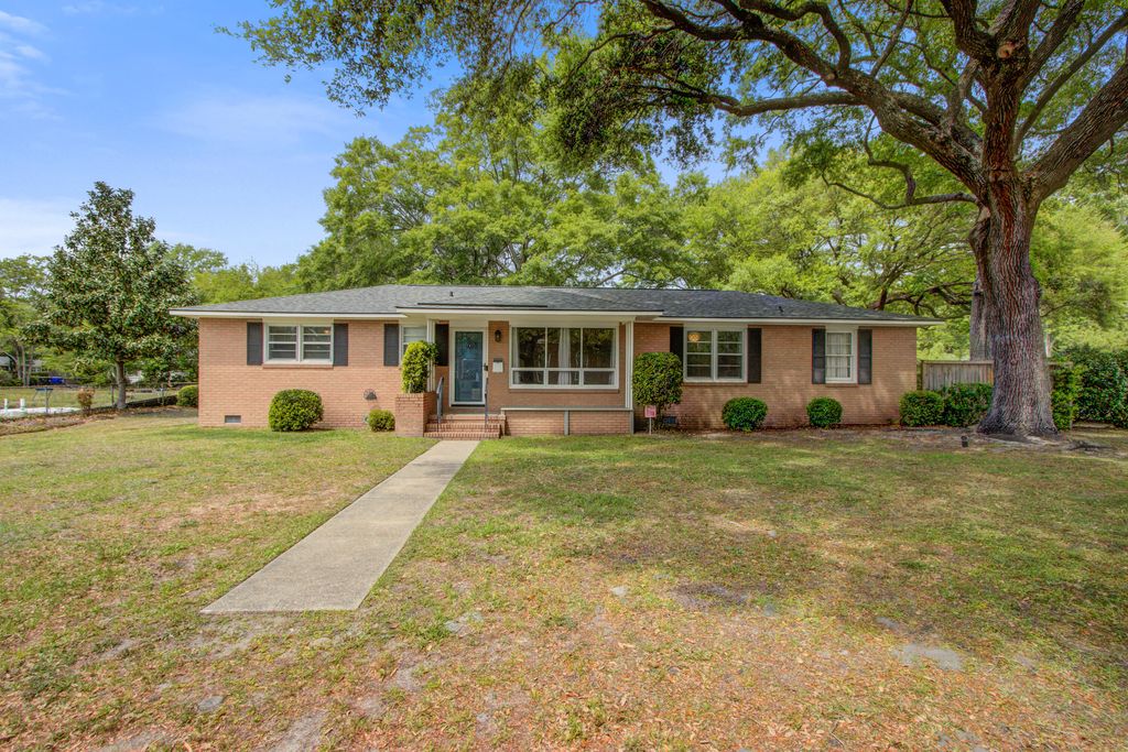 1502 Woodcrest Avenue, Charleston, SC 29407