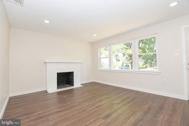408 CLINTON RD, Harrisburg, PA 17109
