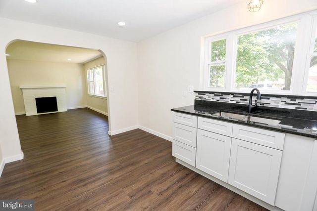 408 CLINTON RD, Harrisburg, PA 17109